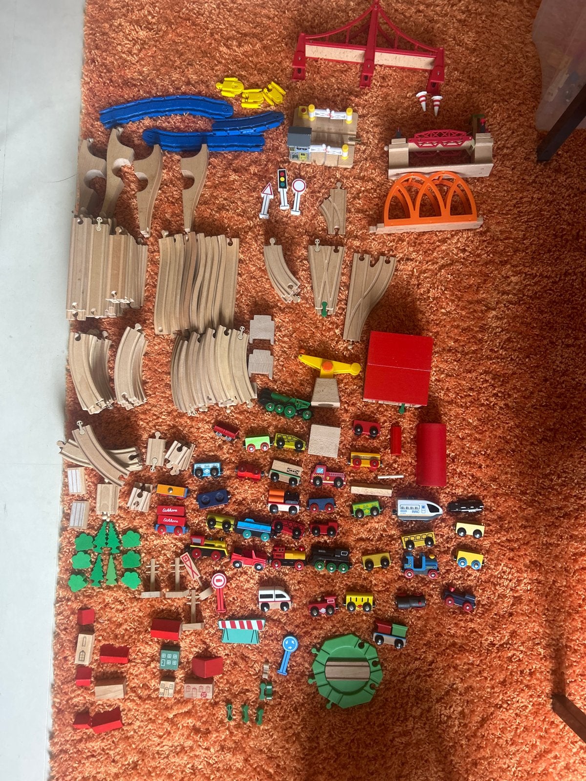 Houten treinbaan met veel accessoires brio / ikea / vintage, Ophalen, Gebruikt, Rij- of Hobbelspeelgoed