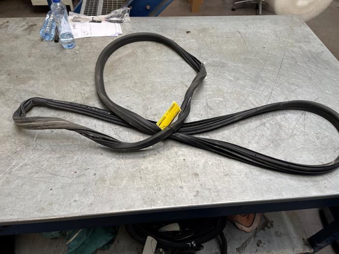 Portierrubber 2Deurs links van een Ford Transit, Gebruikt, -, -, Ophalen of Verzenden