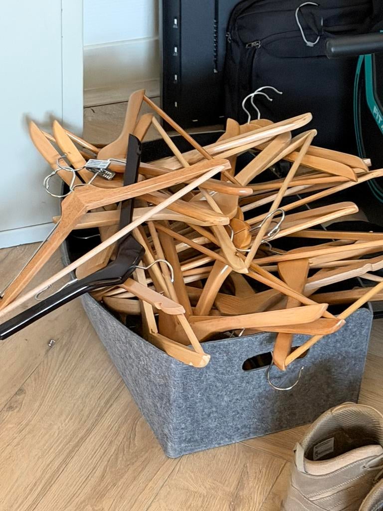 Houten kledinghangers, Kleding | Dames, Kledinghangers, Ophalen of Verzenden, Gebruikt, Hout