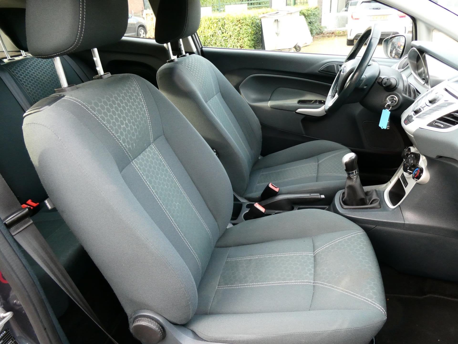 Ford Fiesta 1.4 Titanium 2e eigenaar 97pk 3-deurs Airco Trek, Voorwielaandrijving, Euro 5, Stof, Gebruikt