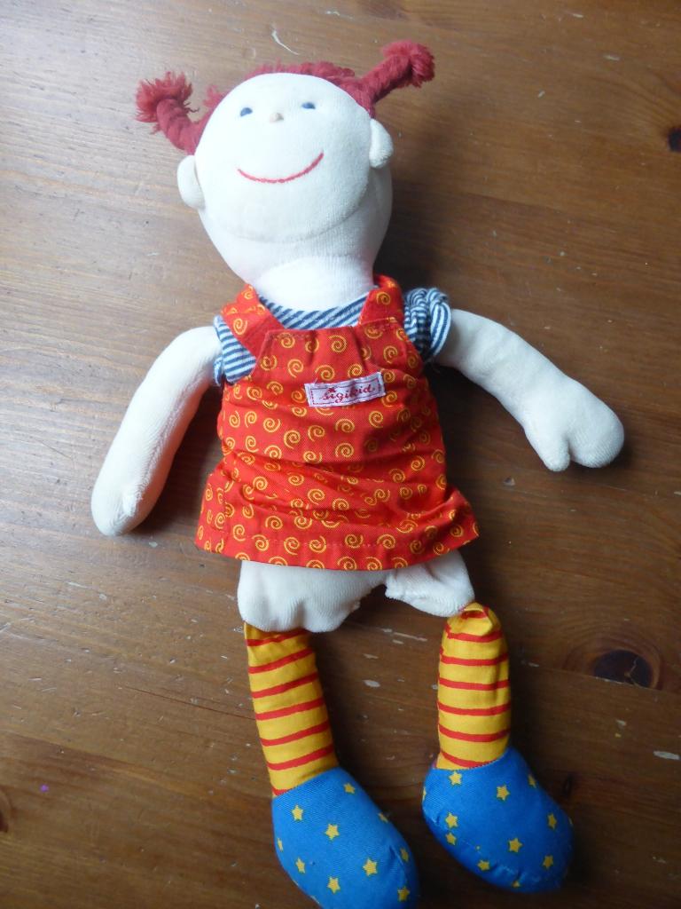 Popje van Sigikid (C), Overige typen, Ophalen of Verzenden, Zo goed als nieuw, Rood