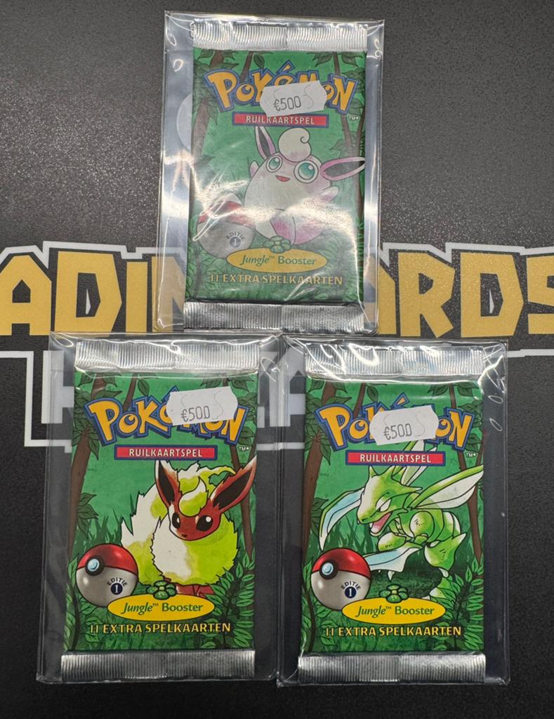 Pokemon 1st Edition Jungle NL GUARANTEED HEAVY Booster Pack, Ophalen of Verzenden, Zo goed als nieuw
