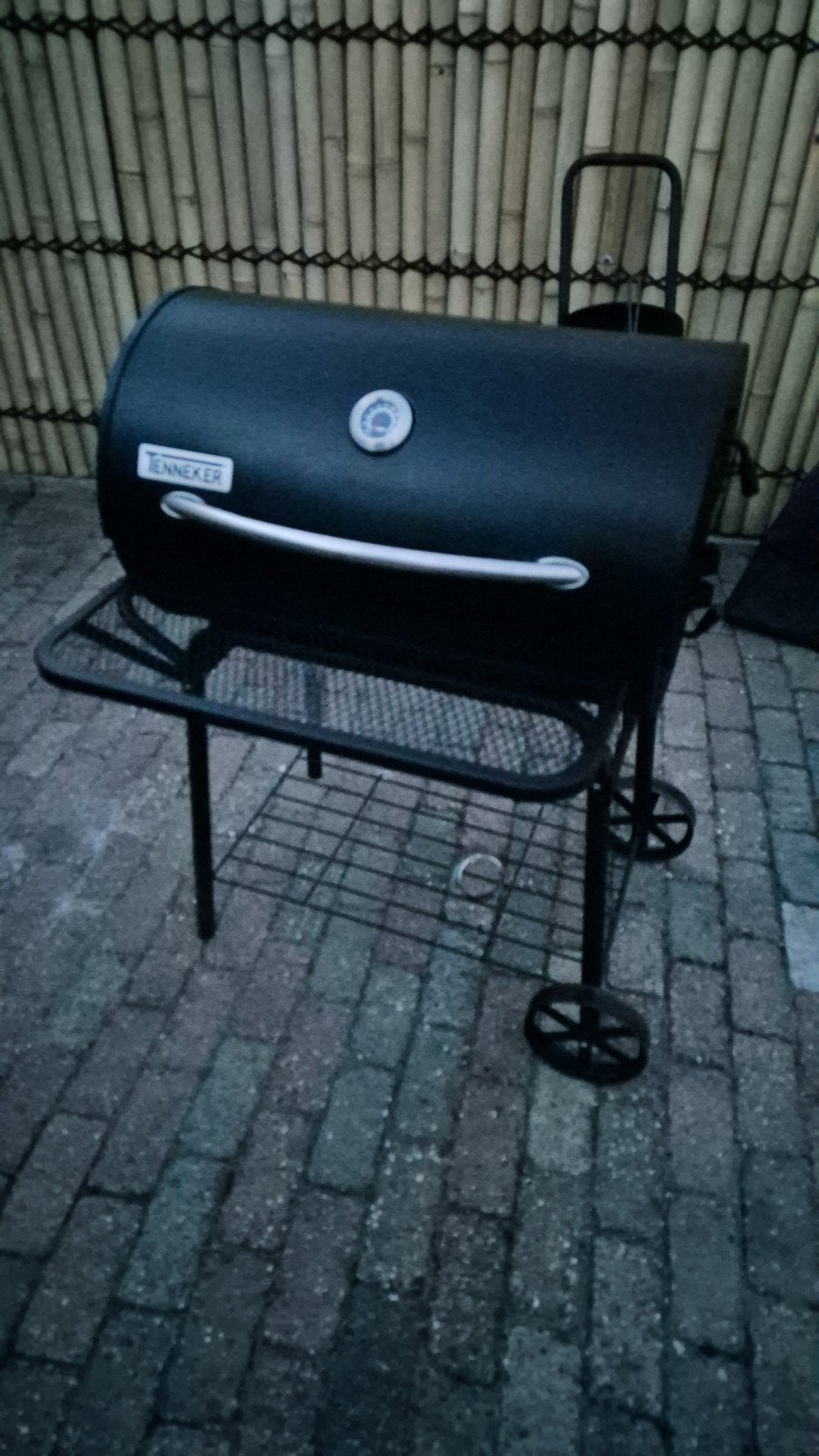 Tenneker BBQ - Zo goed als nieuw, klaar voor vele avonden, Ophalen, Zo goed als nieuw, Tenneker