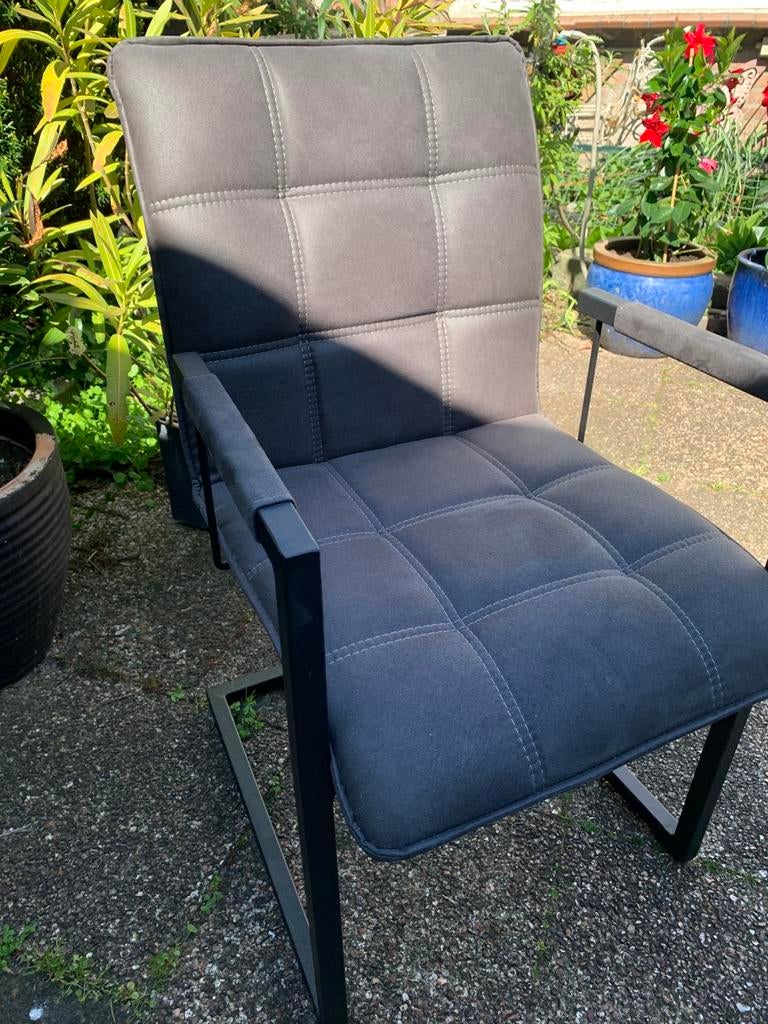 Huiskamer-/eetkamerstoelen, Huis en Inrichting, Ophalen, Kunststof, Twee, Zo goed als nieuw