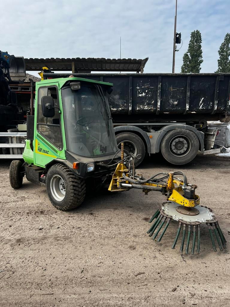 Lm trac werktuigdrager borstelmachine onkruidborstel, Zakelijke goederen, Ophalen