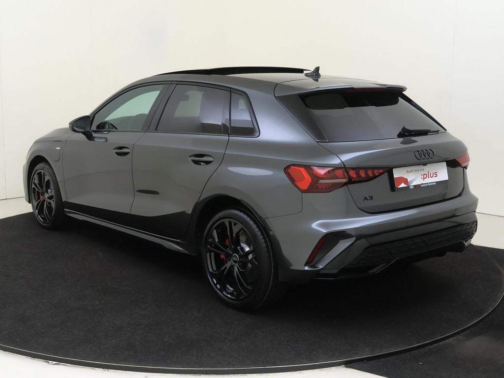 Audi A3 Sportback 45 TFSI e S edition Competition | Panorama, 12 maanden, 4 cilinders, Leder en Stof, 26 kWh