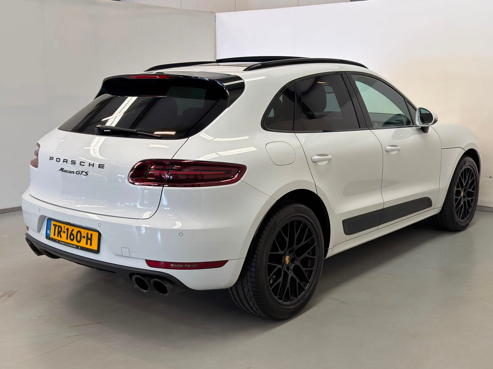 Foto 5 van Porsche Macan 3.0 GTS / Pano / Luchtvering / Trekhaak