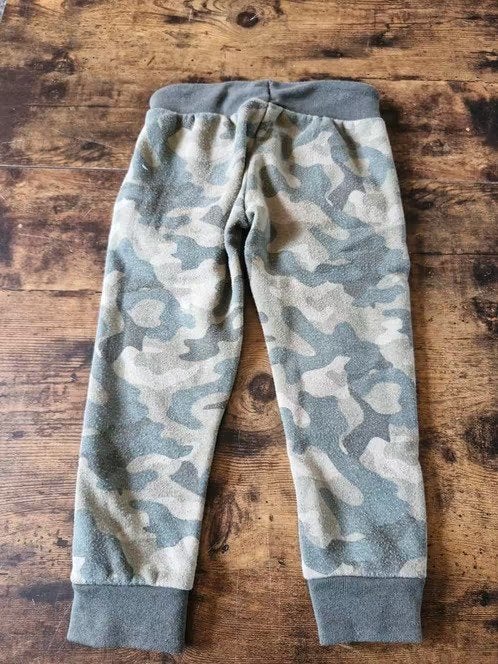 Groene leger joggingsbroek Maat 92 h3, Broek, Zeeman, Gebruikt, Onbekend