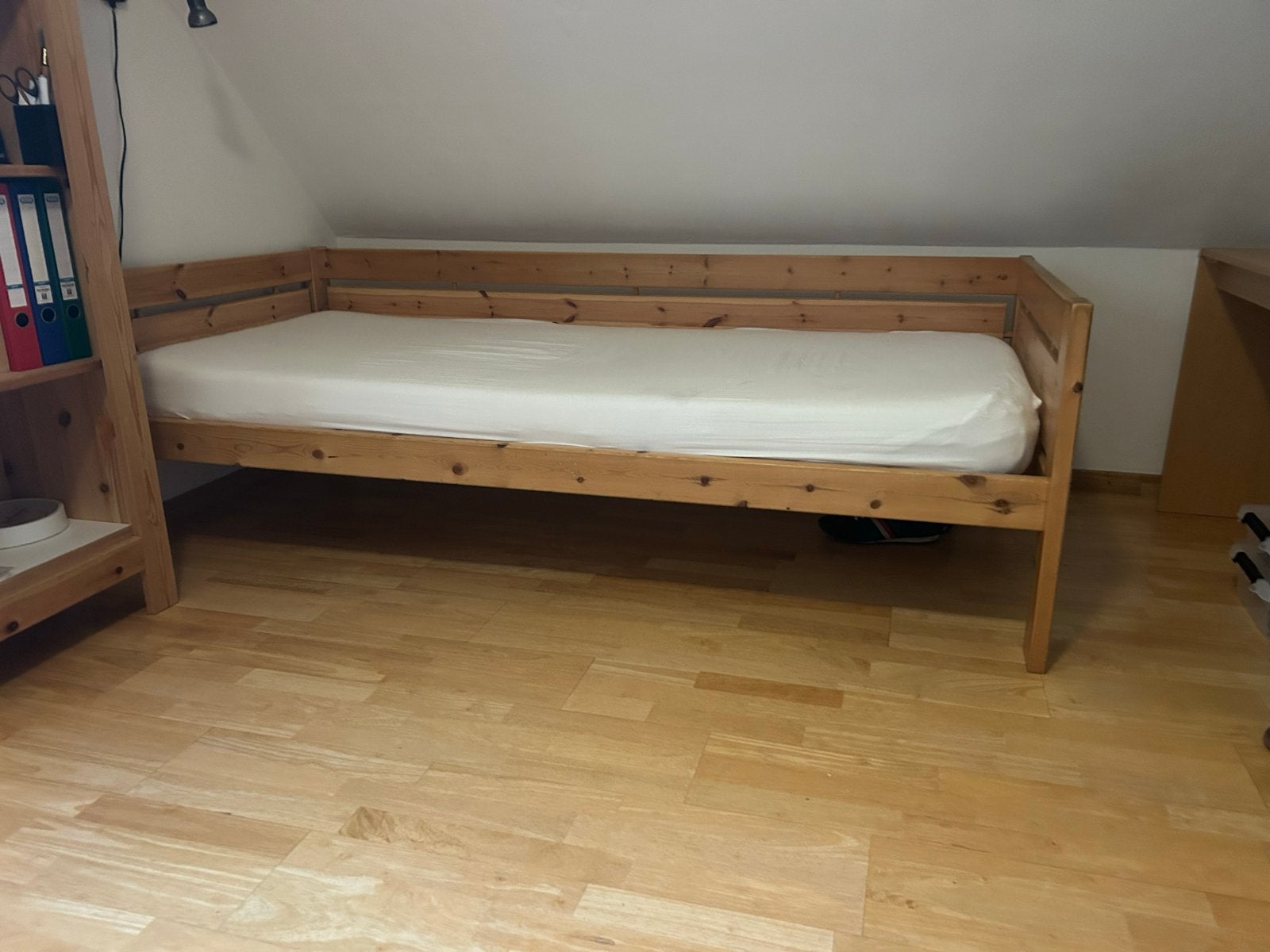 Eenpersoonsbed van grenenhout met lattenbodem, Ophalen, 90 cm, Eenpersoons, Bruin