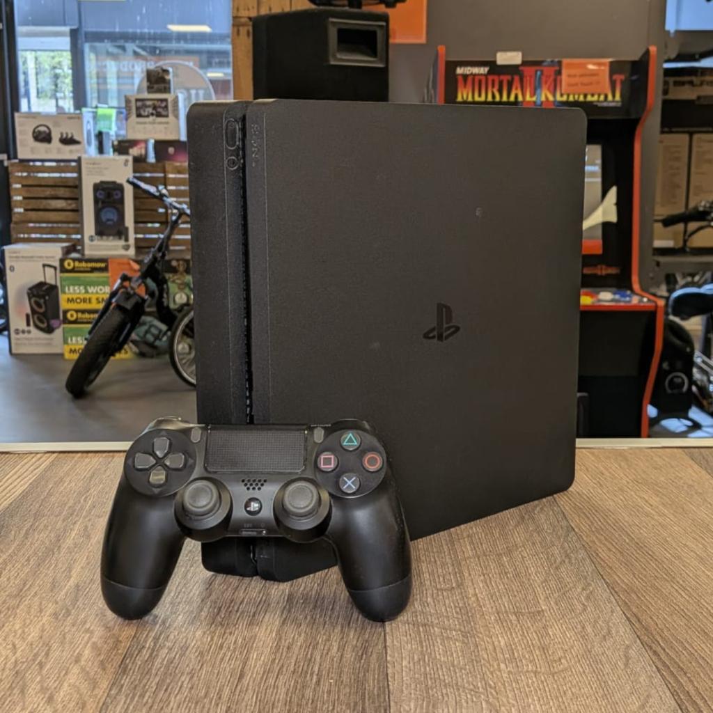 Playstation 4 Slim 500GB Incl controller V10.50 Nette staat, Spelcomputers en Games, Sony, Zo goed als nieuw, Support@sony.com