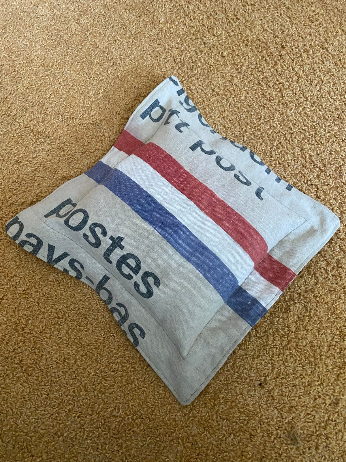 Kussen gemaakt van originele oude Postzak Postes Pays-Bas, Handgemaakt, Overige merken, Beige, Vierkant