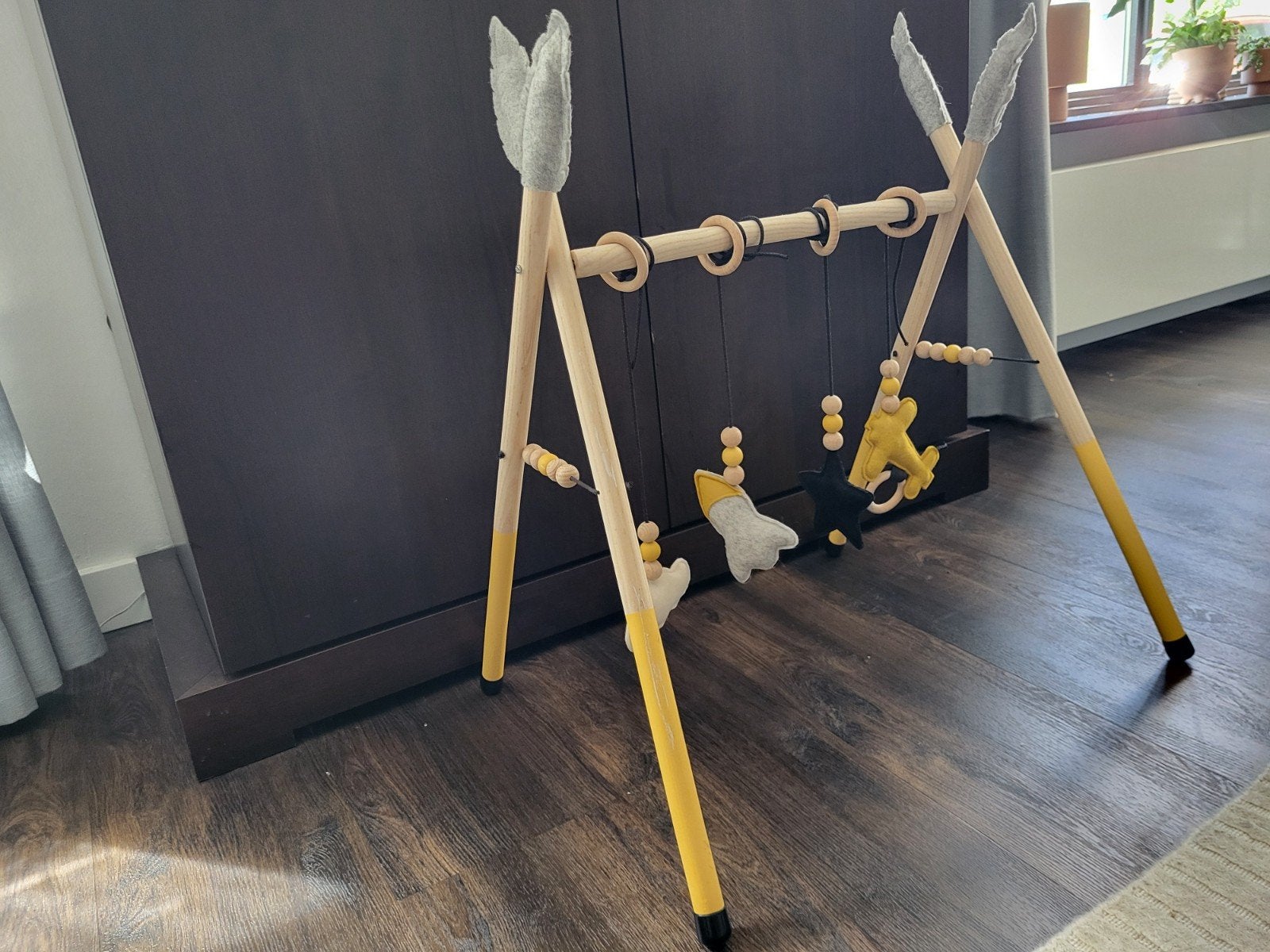 Houten babygym met speeltjes - Ukke, Ophalen of Verzenden, Zo goed als nieuw, Babygym