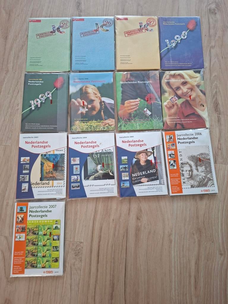 Jaarcollectie postzegels Nederland 1995 t/m 2007, Ophalen of Verzenden