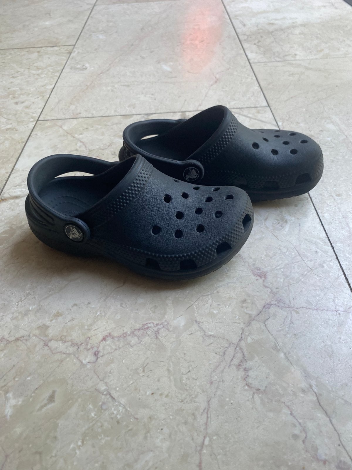 Crocs zwart maat 27-28, Ophalen of Verzenden, Zo goed als nieuw, Jongetje of Meisje, Schoentjes