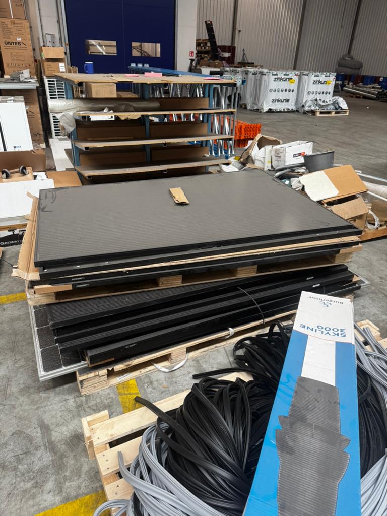 Restpartij zonnepanelen , ophalen, Ophalen, Zo goed als nieuw