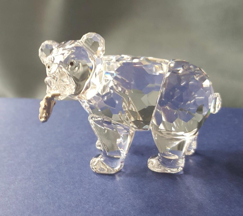 Swarovski Kristal grizzly beer jong met vis in zijn bek, Ophalen of Verzenden, Zo goed als nieuw, Figuurtje