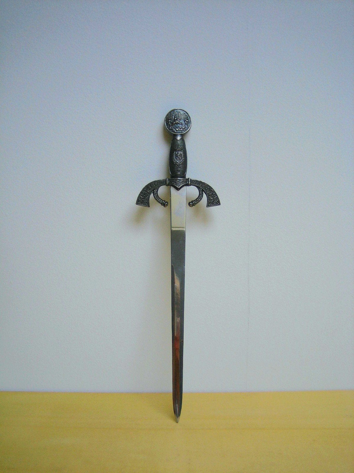 Decoratieve briefopener met Gedetailleerd Handvat, Ophalen of Verzenden, Gebruikt