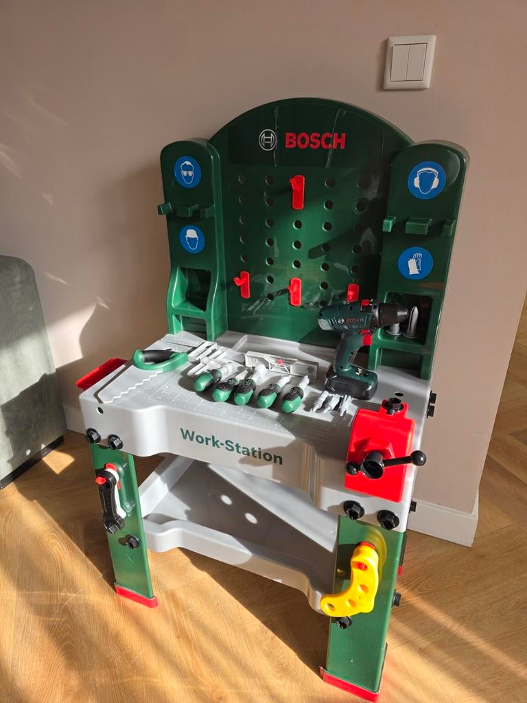 Bosch speelgoed werkbank met accessoires, Ophalen, Zo goed als nieuw