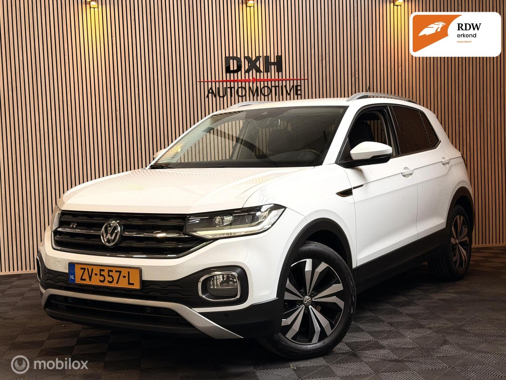Volkswagen T-Cross 1.0 TSI DSG R-Line BEATS VIRTUAL CARPLAY, Auto's, Dealer onderhouden, Gebruikt, 116 pk, Wit