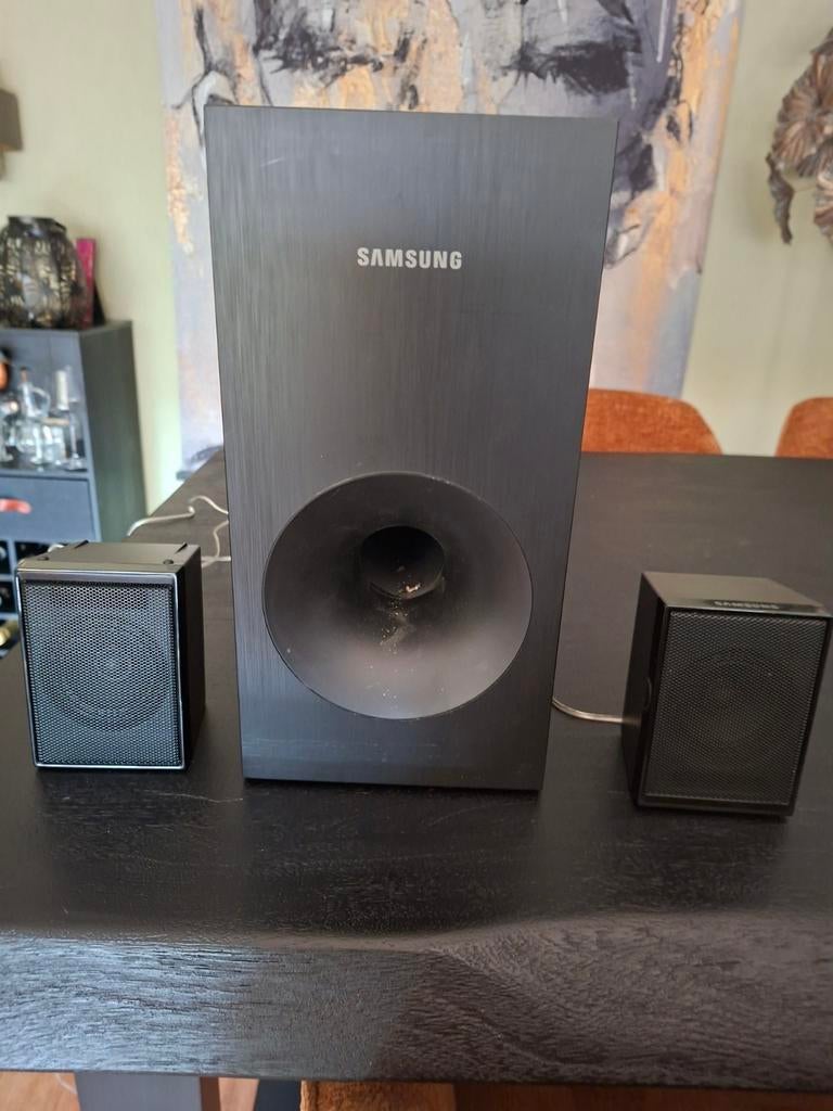 Prachtige sub woofer met 2 boxjes samsung, Audio, Tv en Foto, Home Cinema-sets, Soundbar, 70 watt of meer, Zo goed als nieuw, Overige spelers