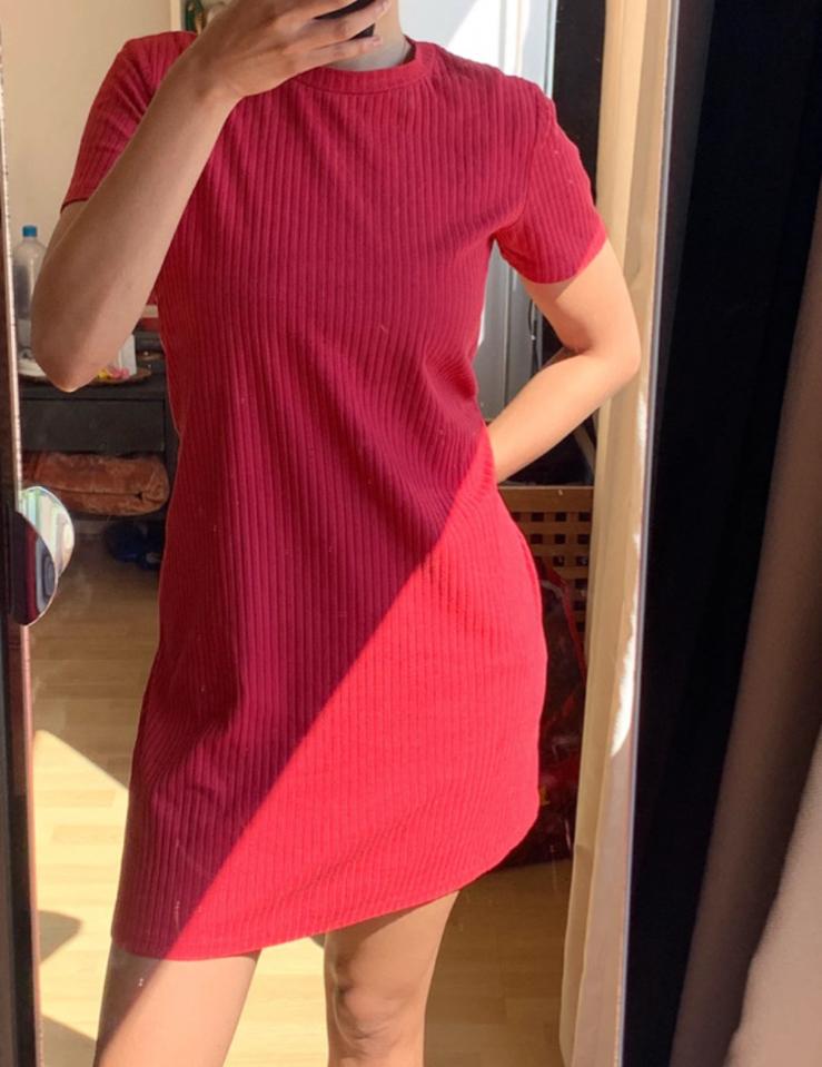 Zara rood geribbelde jurk, maat M, nooit gedragen, Maat 38/40 (M), Verzenden, Nieuw, Boven de knie