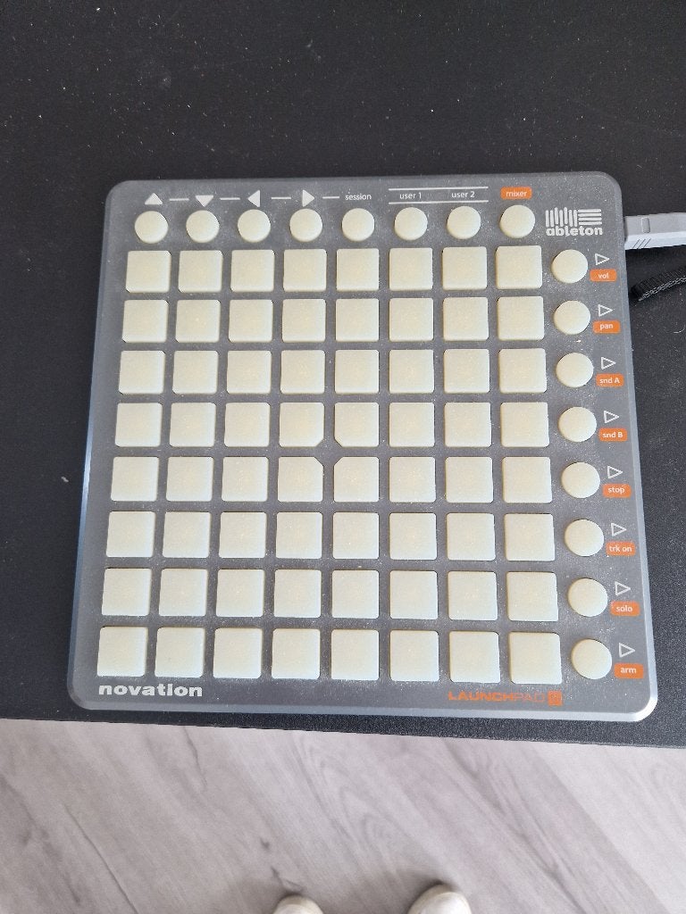 Novation Launchpad MIDI Controller voor Ableton Live, Ophalen, Gebruikt, Minder dan 5 kanalen