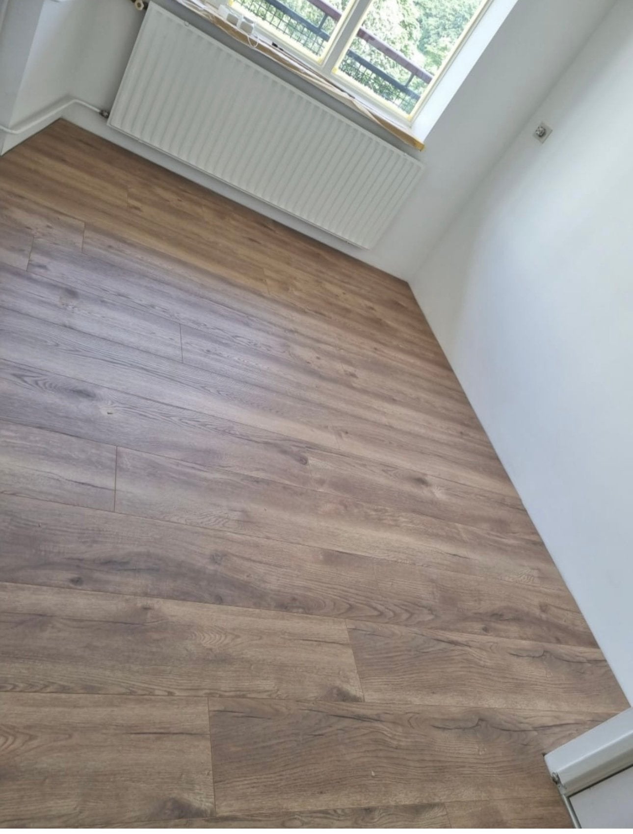 Zgan laminaat ruim 50m2+ondervloer 2jr oud bon aanwezig, Ophalen, 50 tot 150 cm, Zo goed als nieuw, 10 m² of meer