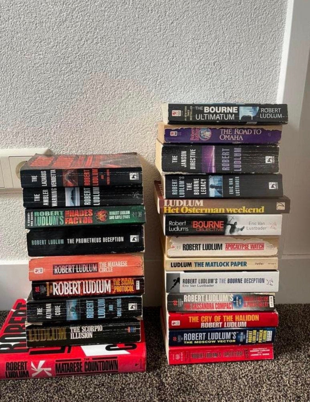 Robert Ludlum 24 stuks, Boeken, Ophalen of Verzenden, Gelezen