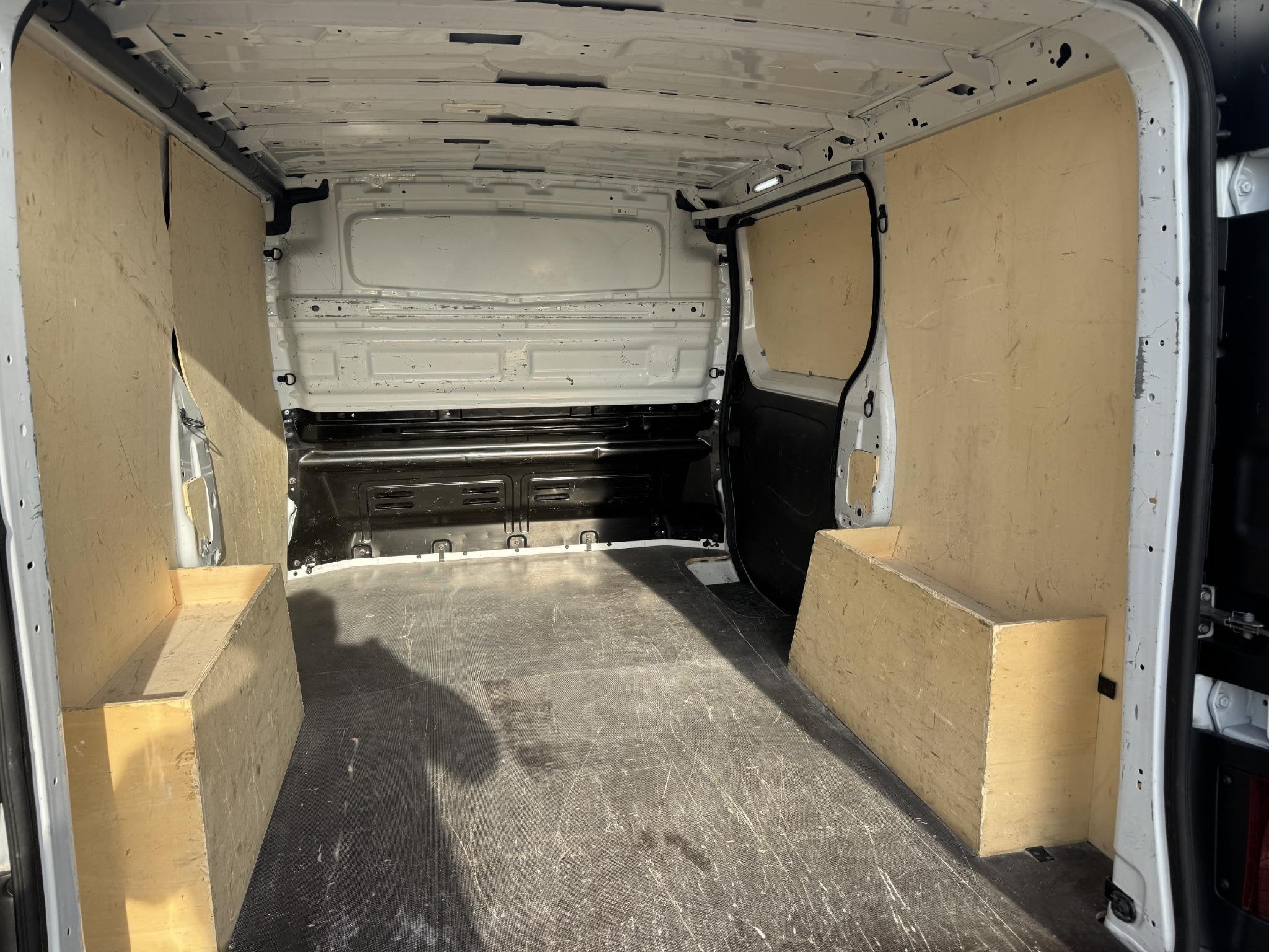 Renault Trafic 2.0 dCi 130 T29 L1H1 Comfort | LED | Cruise C, Voorwielaandrijving, Stof, Gebruikt, Euro 6