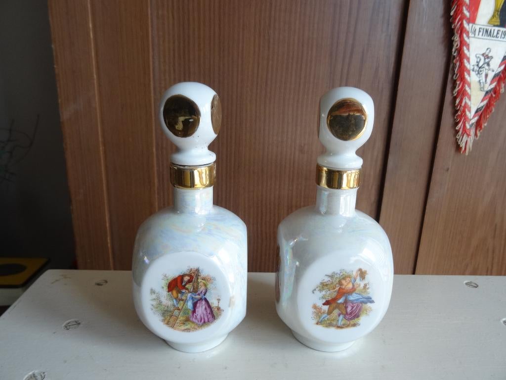 2x Oud porseleinen flesjes met dop Limoges afbeelding, Antiek en Kunst, Antiek | Porselein, Ophalen