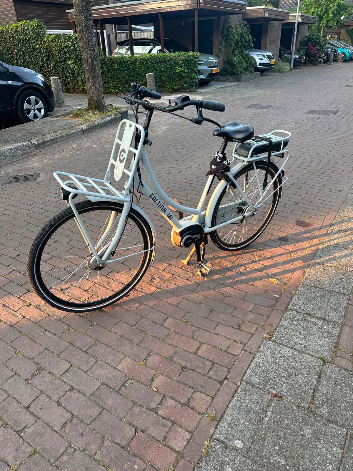 Cortina E-bike - december 2024 - Verkoop ivm scooter, Ophalen, Zo goed als nieuw, Cortina, 50 km per accu of meer