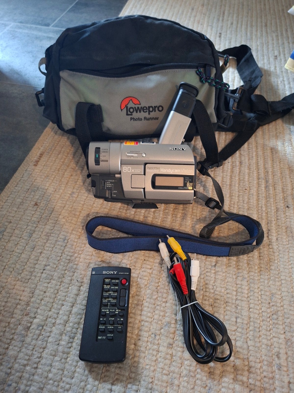 Sony Handycam Vision CCD-TRV77E Video Hi8 XR met tas, Gebruikt, 20x of meer, Overige soorten, Ophalen of Verzenden