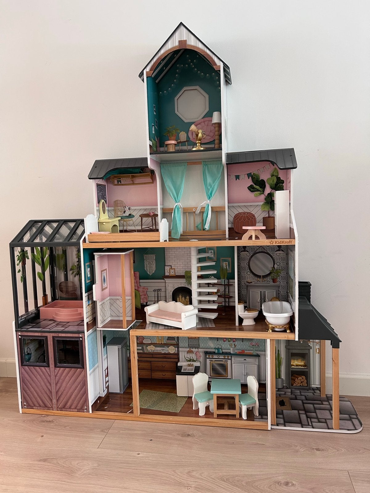 KidKraft Poppenhuis met Meubels, Ophalen, Zo goed als nieuw, Poppenhuis