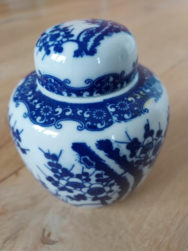 Japanse Arita theebusje - Blauw-wit Kersenbloesem, Antiek en Kunst, Ophalen of Verzenden