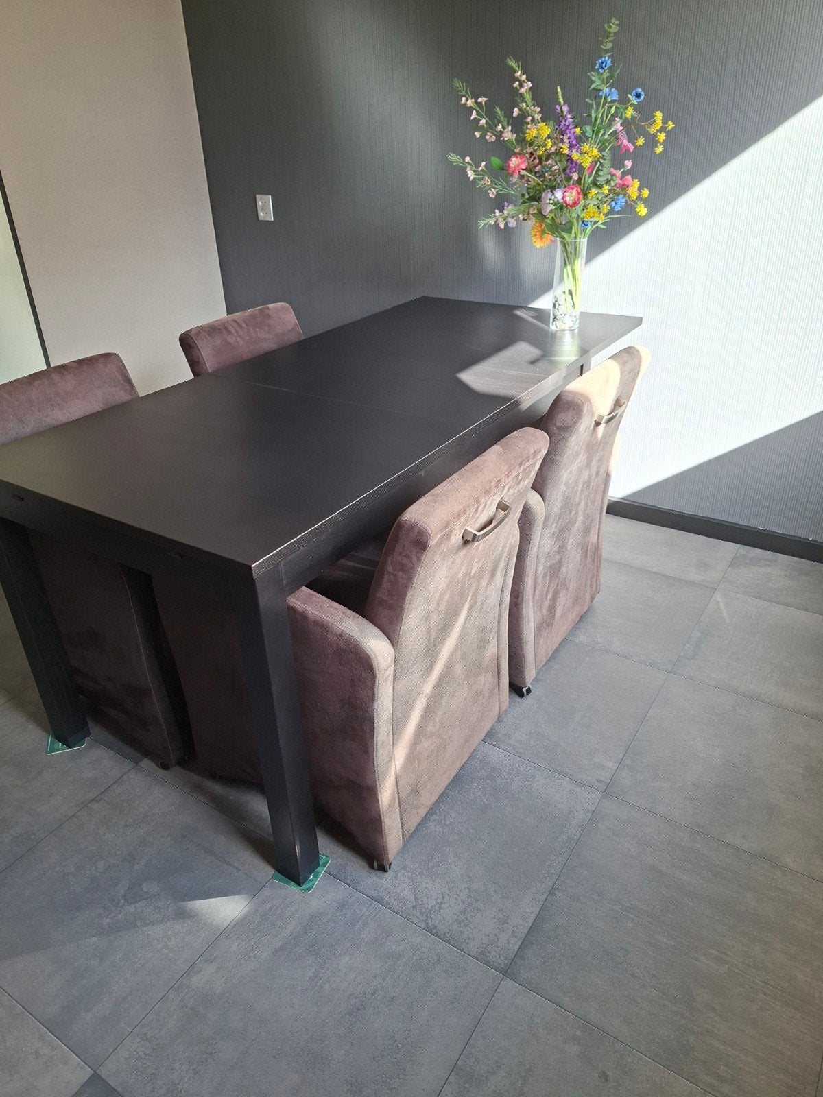 Uitschuifbare eettafel - incl stoelen, Huis en Inrichting, Ophalen, Gebruikt, 50 tot 100 cm, 150 tot 200 cm