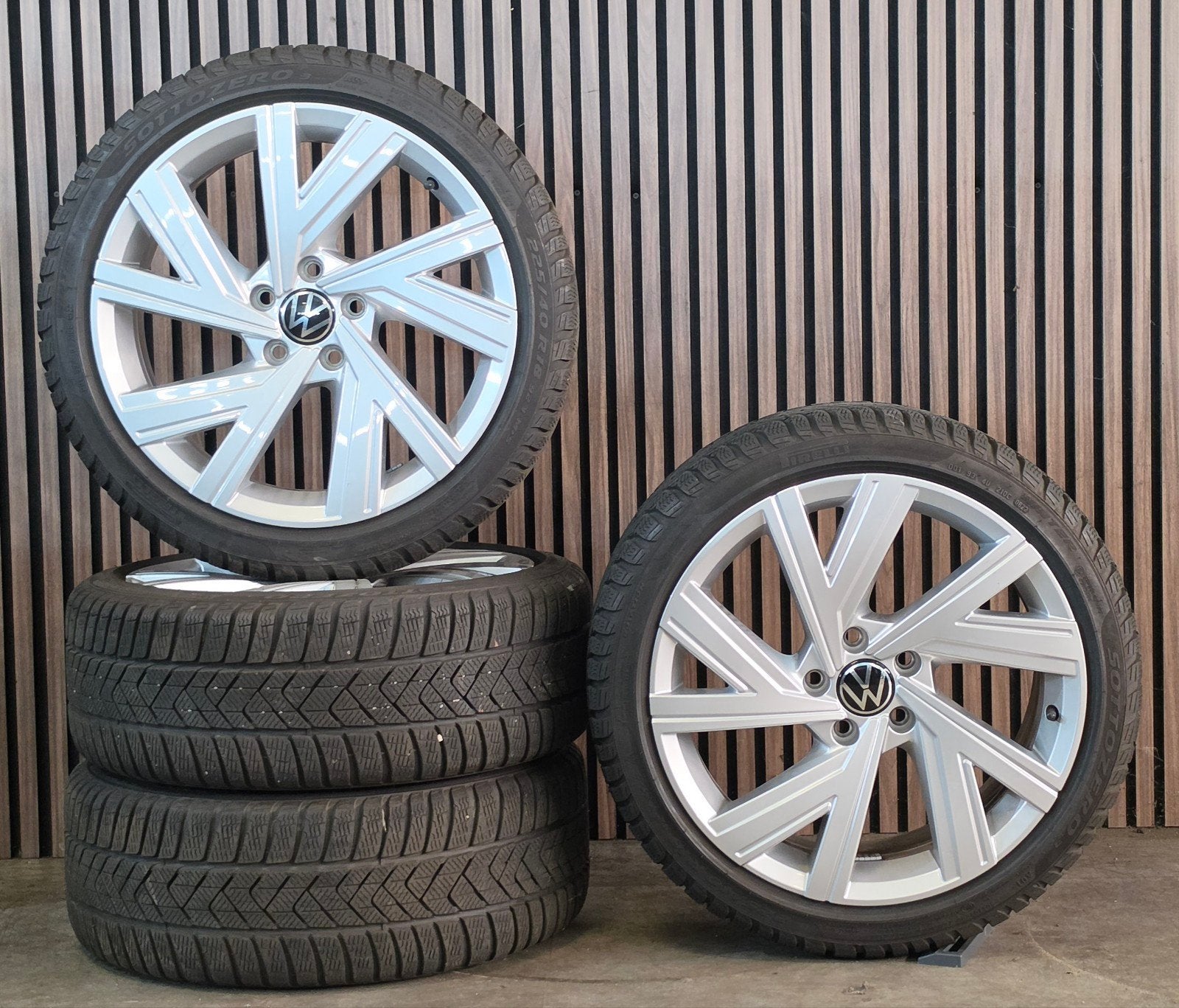 ZGAN 18" Orig. Volkswagen Golf GTI Bergamo velgen+Banden, Auto-onderdelen, Banden en Velgen, 18 inch, Gebruikt, Banden en Velgen