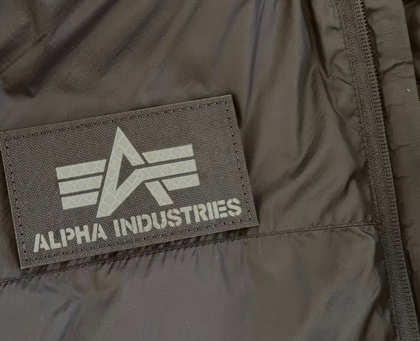 Alpha Industries patch, Verzamelen, Militaria | Algemeen, Ophalen, Overige soorten, Amerika, Embleem of Badge