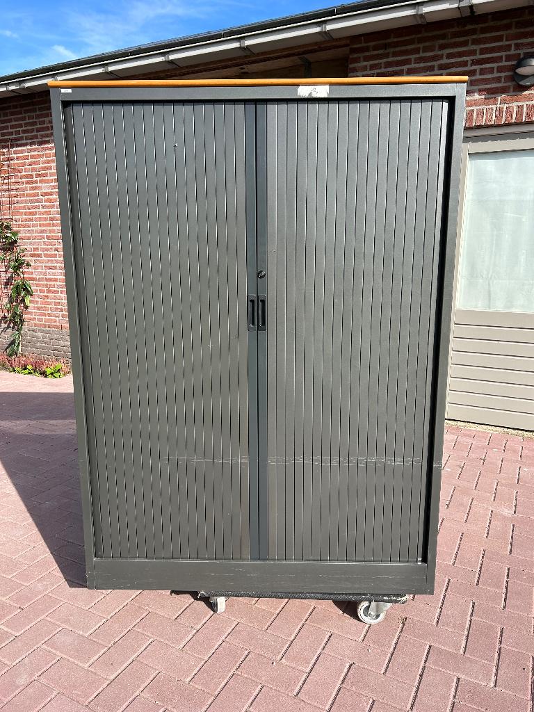 Schuifdeur- en roldeurkasten middelhoog, Ophalen, Kunststof, Gebruikt, 100 tot 150 cm