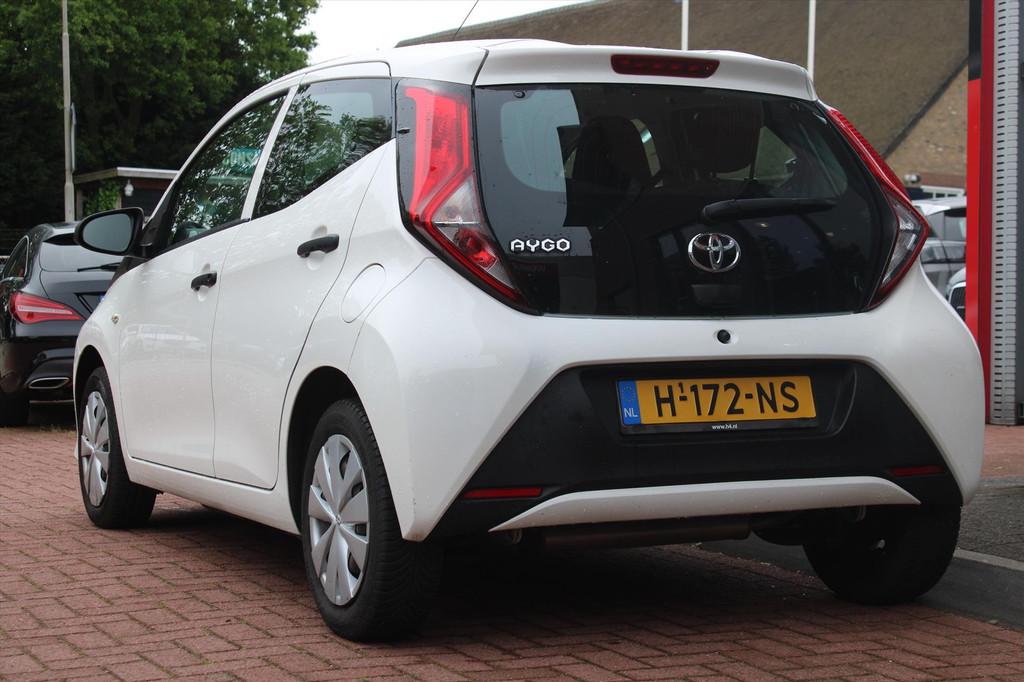 TOYOTA Aygo 1.0 VVT-i *x-fun* | 5-drs | A/C | Bluetooth | Le, Stof, Gebruikt, Euro 6, 4 stoelen