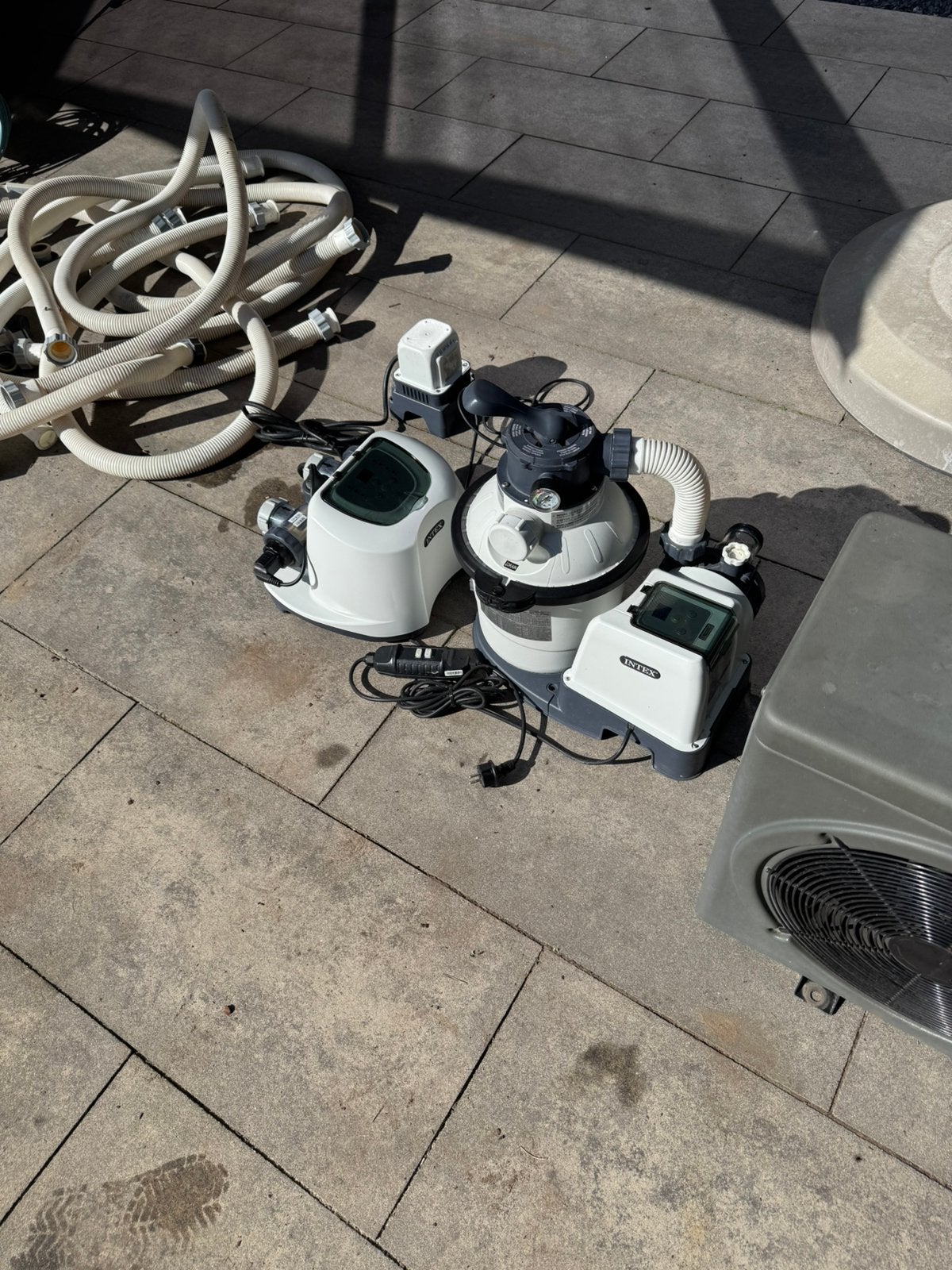 Zoutwatersysteem , filter ,warmtepomp voor zwembad 16 kuub, Ophalen, Zo goed als nieuw
