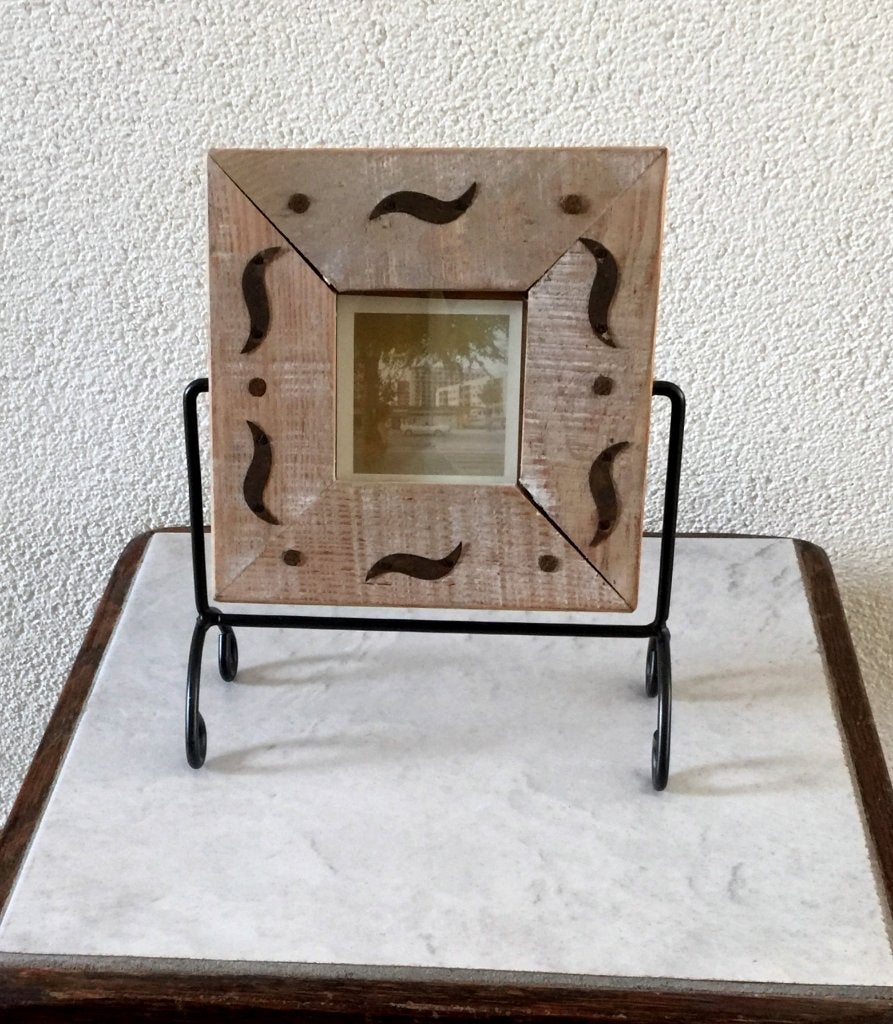 fotolijstje draaibaar steigerhout, barnsteen-kleurige kralen, Met passe-partout, Ophalen of Verzenden, Zo goed als nieuw, Fotolijst