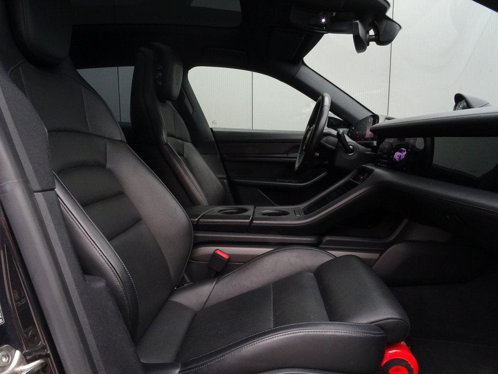 Porsche Taycan Cross Turismo 4S 93 kWh * 370 KM ACCURADIUS !, Auto's, Porsche, Automaat, Zwart, 4 stoelen, Leder
