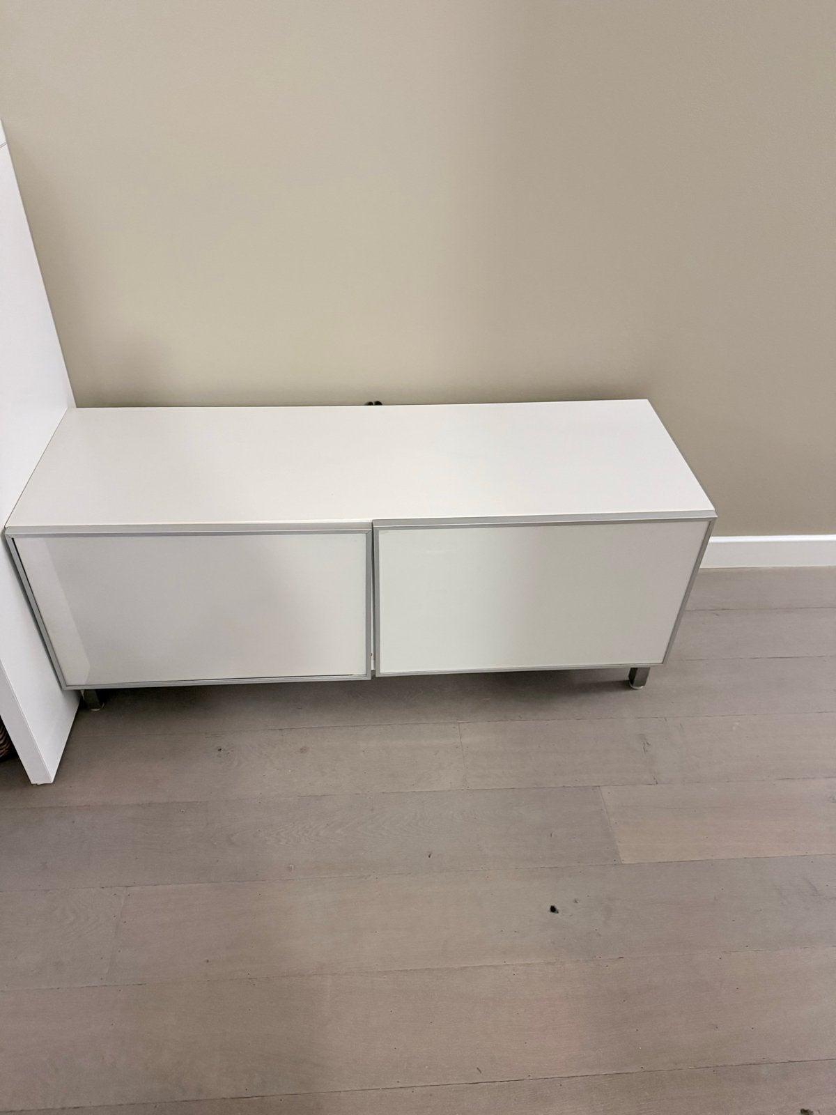 Witte TV-meubel/dressoir met opbergruimte Ikea besta., Ophalen, Kunststof, Gebruikt, 100 tot 150 cm