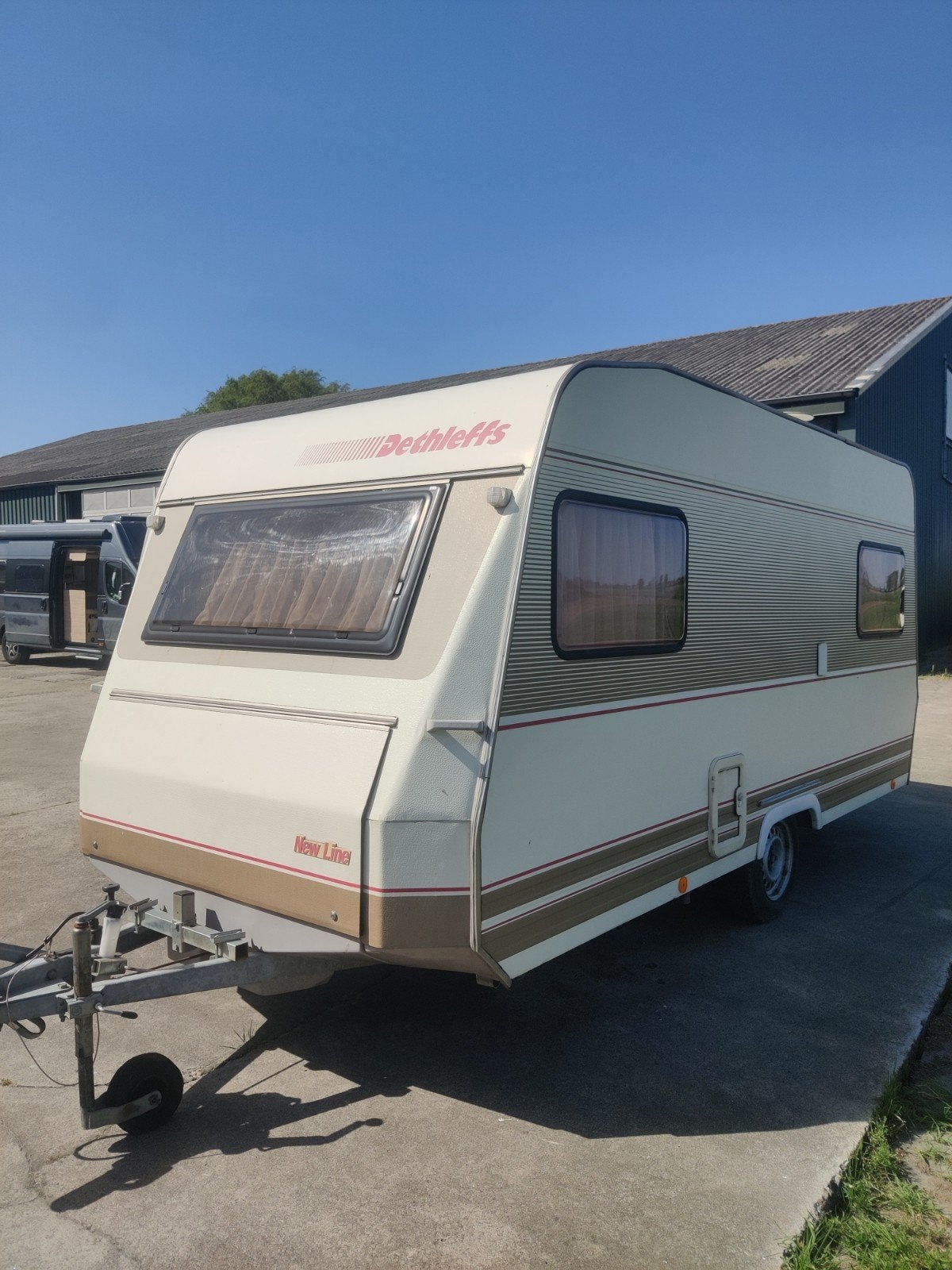 Dethleffs New Line caravan, Vast bed, Rondzit, Bedrijf, Dethleffs