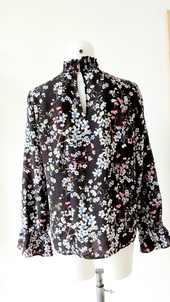 Leuke pieces top maat M, Kleding | Dames, Tops, Maat 38/40 (M), ., Zwart, Ophalen of Verzenden