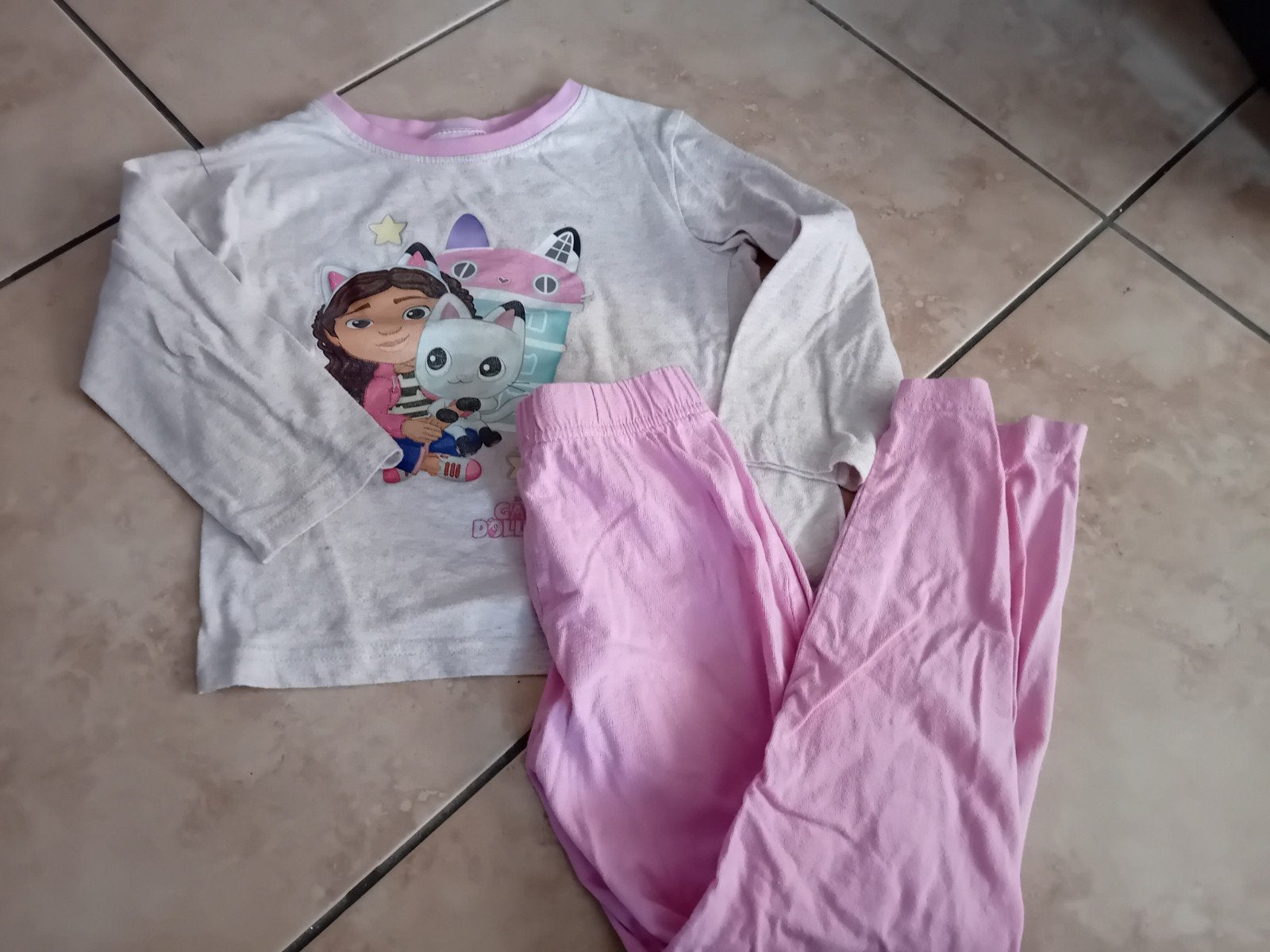 Gabby's Dollhouse Pyjama Set Maat 116/122, Kinderen en Baby's, Nacht- of Onderkleding, Gebruikt, Meisje, Gabby's Dollhouse