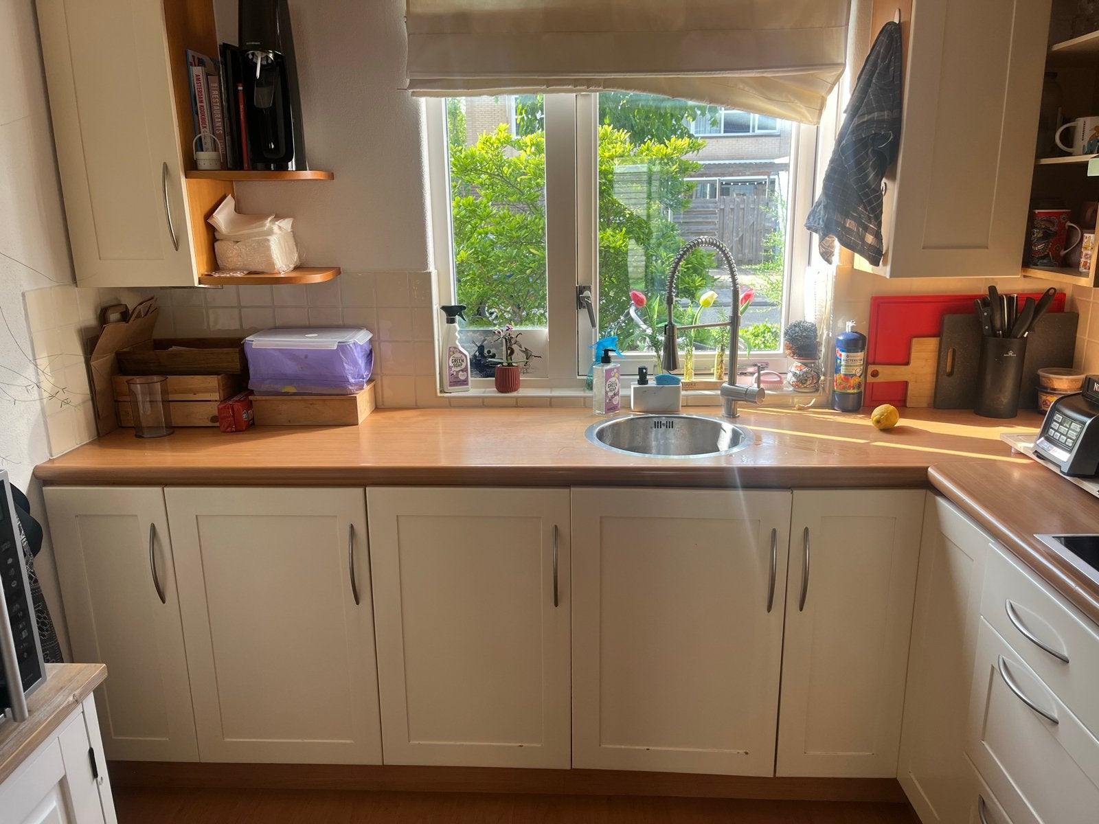 Keuken met AEG inductiekookplaat (2024) en vaatwasser, Huis en Inrichting, Keuken | Complete keukens, Ophalen, Gebruikt, Wit, Hoekkeuken
