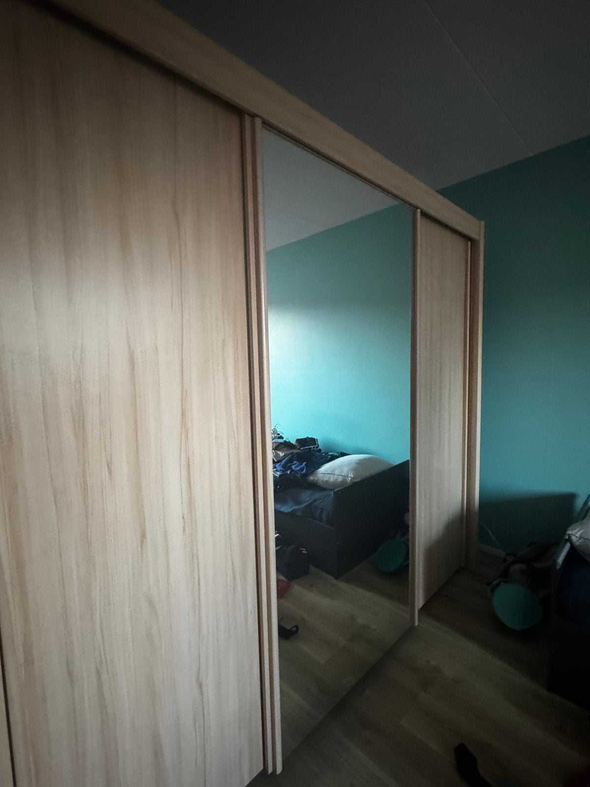 Kledingkast met grote spiegel, Ophalen, Met deur(en), 200 cm of meer, Zo goed als nieuw