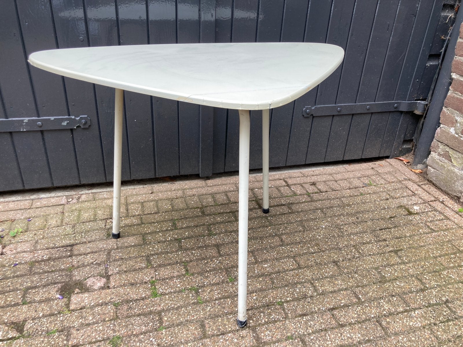 Rawi jr 60 vintage tafel driehoek niervormig wit, Ophalen, Zo goed als nieuw, Rechthoekig, 75 cm of meer