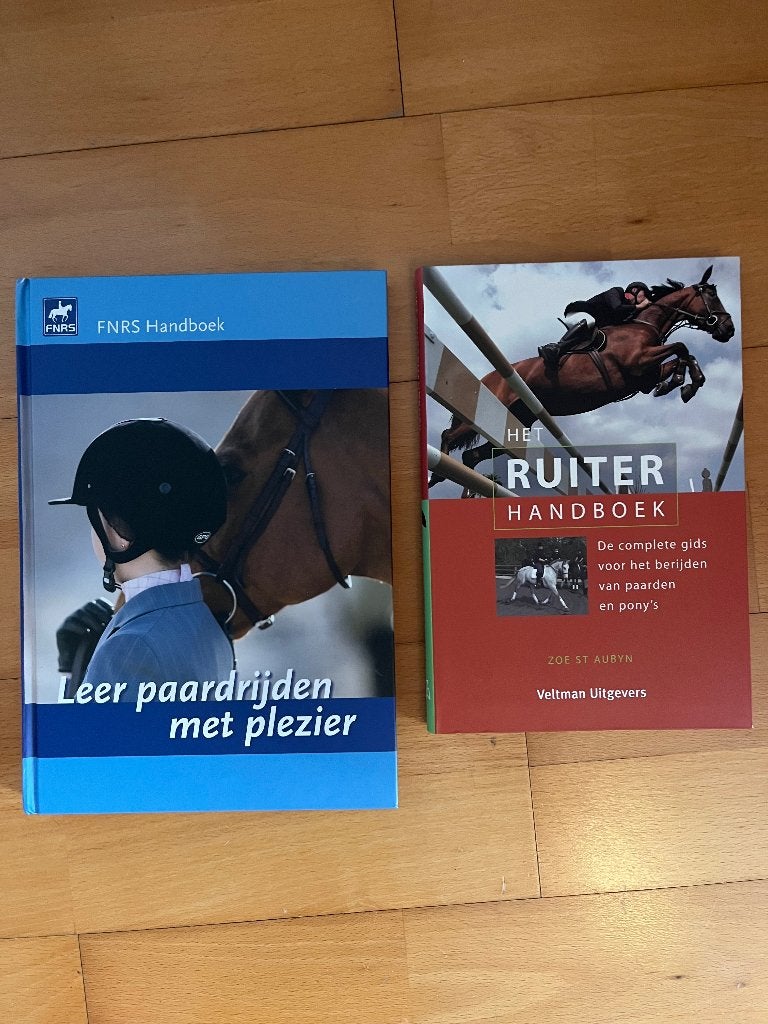 FNRS/ruiter handboek, Ophalen of Verzenden, Zo goed als nieuw, Dressuur
